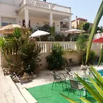 Urbanizacion Alcolea بيت للعطل *