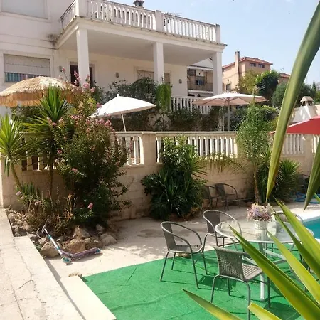 Urbanizacion Alcolea 度假居 *
