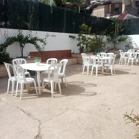 Urbanizacion Alcolea 度假居
